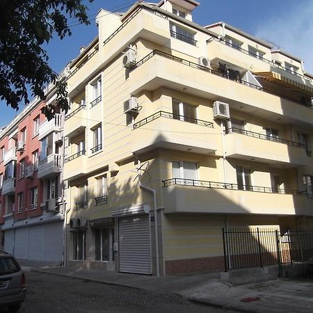 Apartment Sredna Gora Burgas Exteriör bild