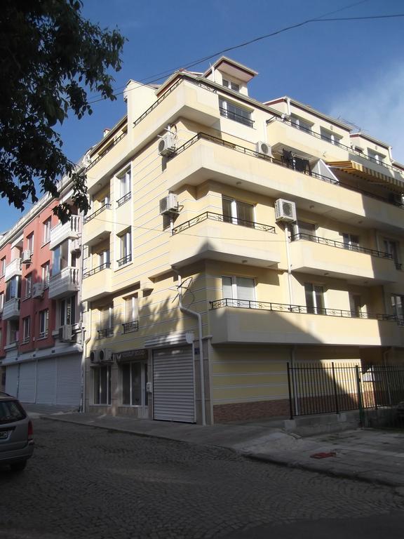 Apartment Sredna Gora Burgas Exteriör bild
